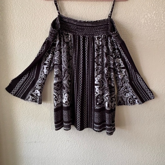 INC International Concepts Black and White Patterned Blouse - Picture 4 of 6